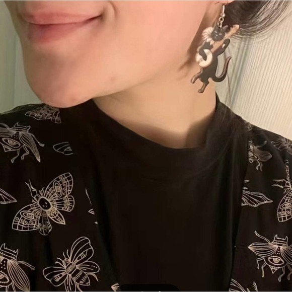 Banjo Cat Lucite Earrings Vintage Music Lover Gift Novelty Dangle Jewelry - Picture 1 of 5